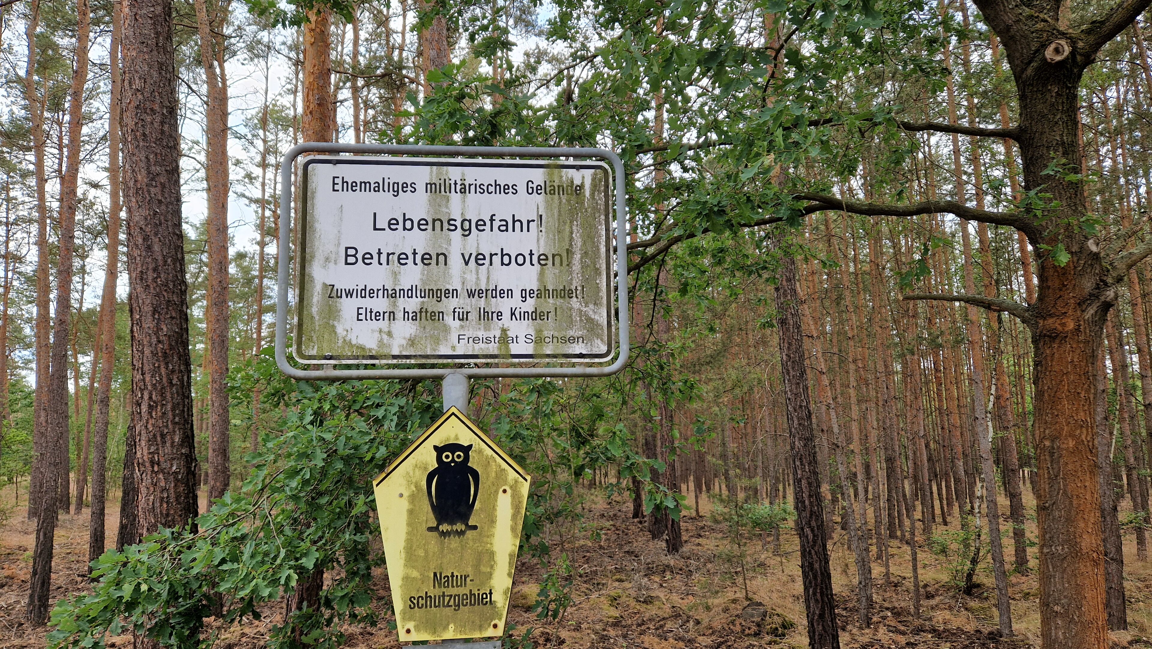 "Betreten verboten"-Schild des ehemaligen Militärbereichs