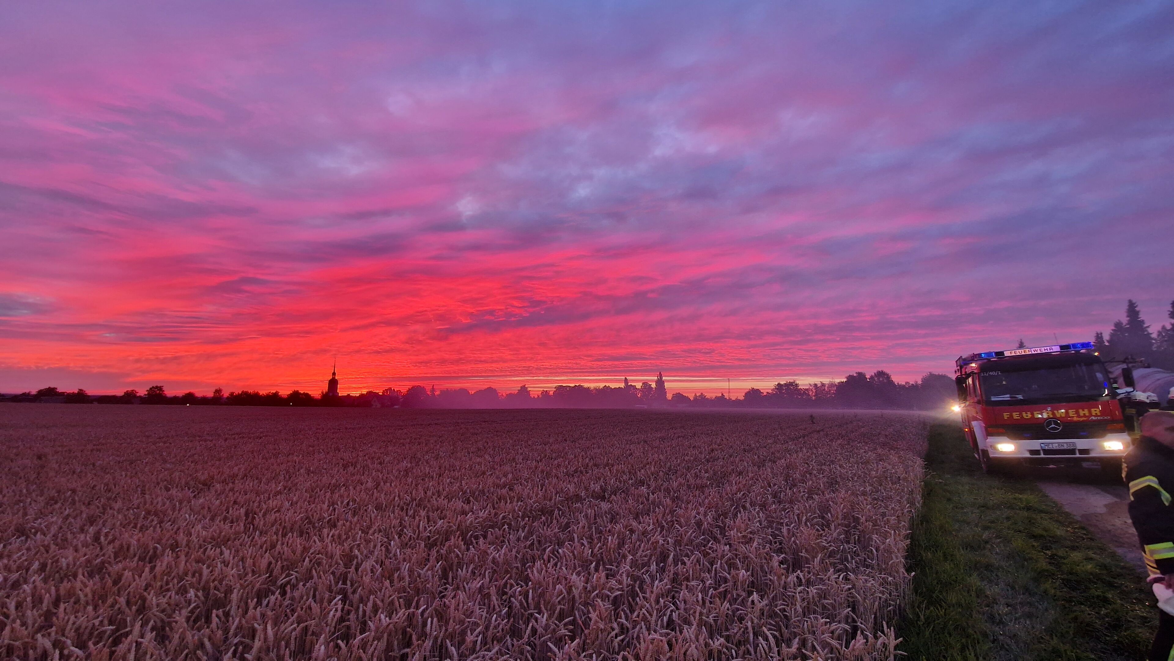 Morgenrot zu Tagesbeginn an der Einsatzstelle