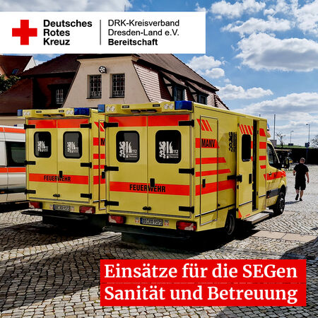 Rettungswagen vor dem Tor der Messe